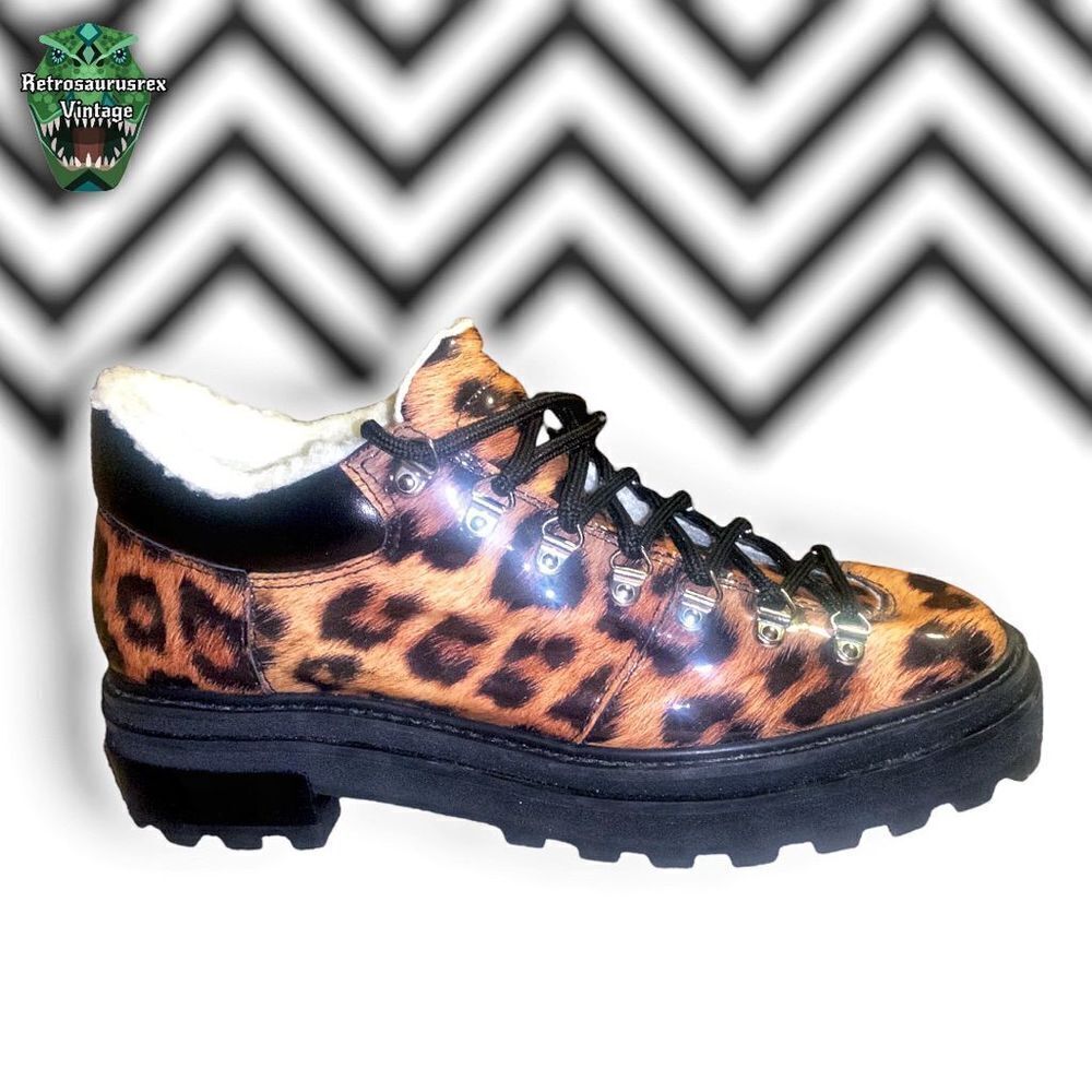 𝅺leopard Print Patent Leather Gothic Vibe Creeper Ankle Boots, Size 10B, Schutz